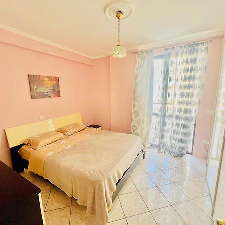 Lovely 3-Bedroom Rental Unit In Драч Екстериор снимка