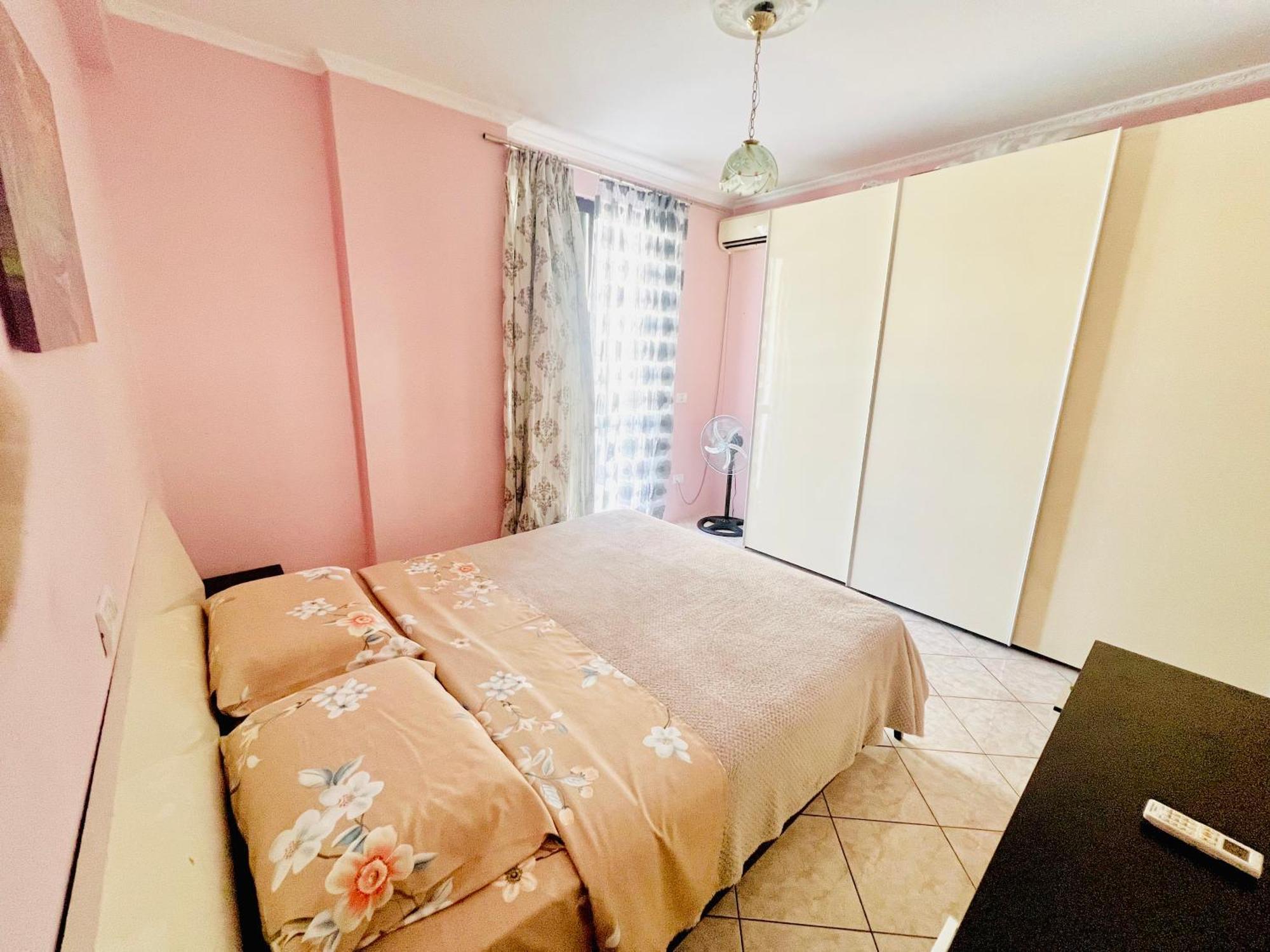 Lovely 3-Bedroom Rental Unit In Драч Екстериор снимка