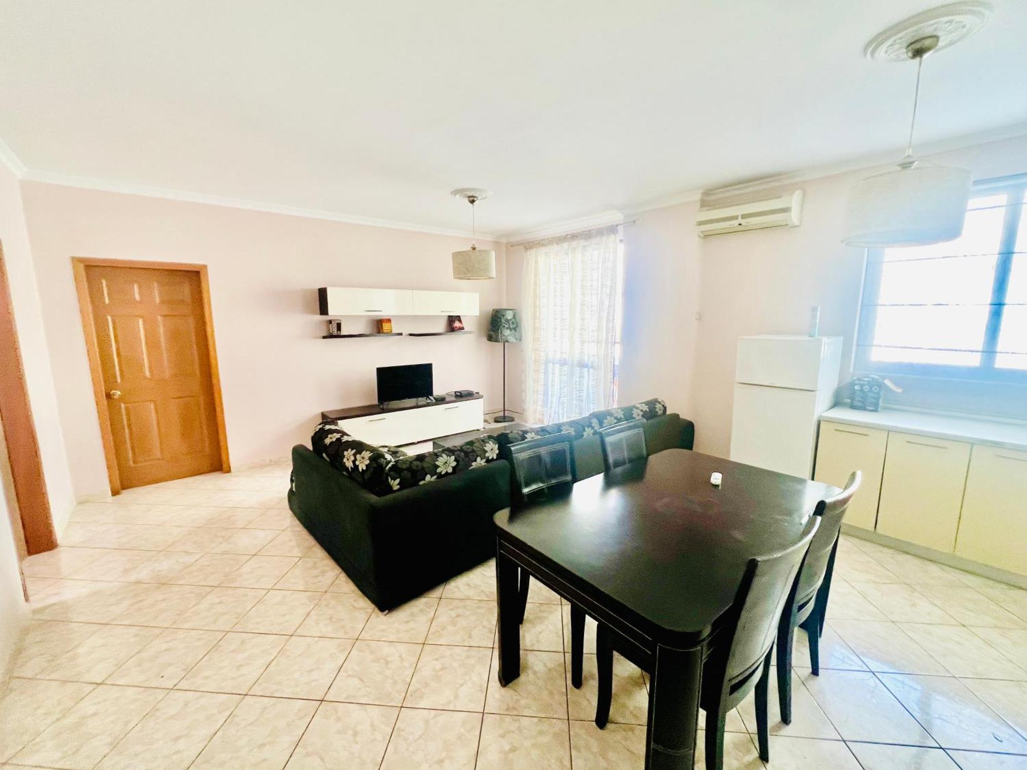 Lovely 3-Bedroom Rental Unit In Драч Екстериор снимка